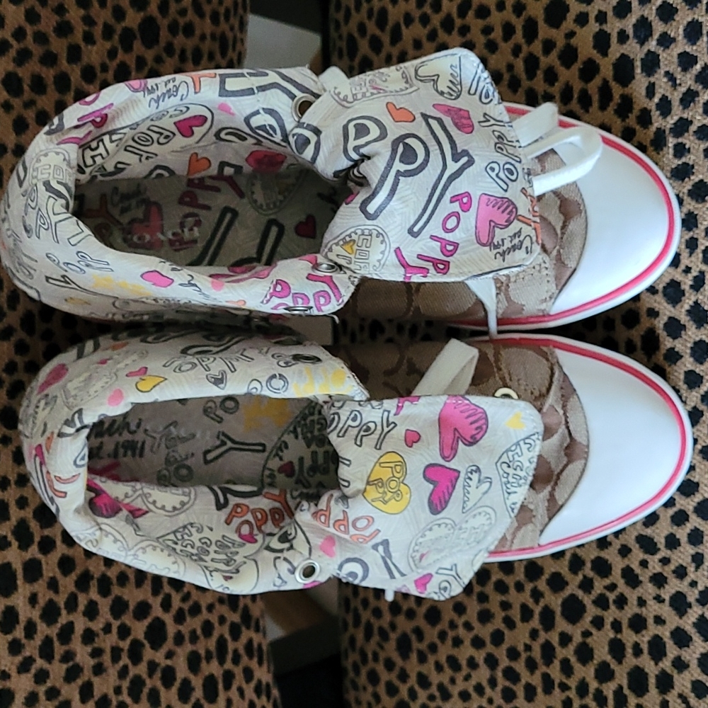Coach Bonney Poppy High tops in traditional brown "C" pattern. Size 6 - Picture 7 of 10